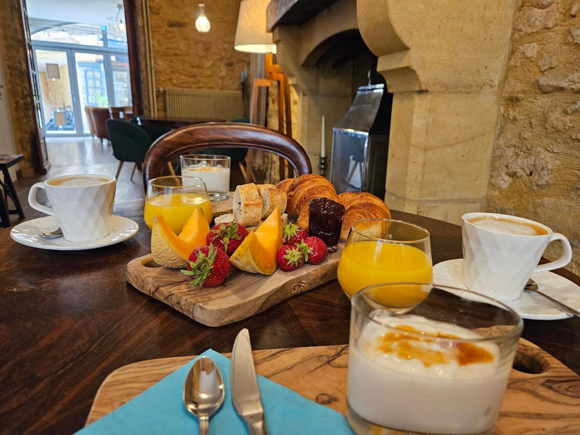 Planches Et Plonk Bed & Breakfast Belvès Dış mekan fotoğraf